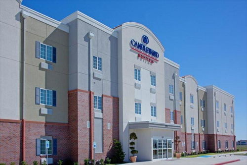 candlewood suites midwest city ok,Location and Accessibility