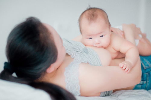 is it ok to stop breastfeeding at 9 months,Understanding the Decision to Stop Breastfeeding at 9 Months